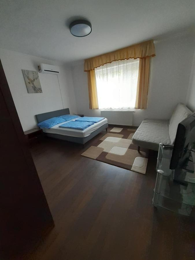 에게르잘록 Polonia Apartman 아파트 외부 사진